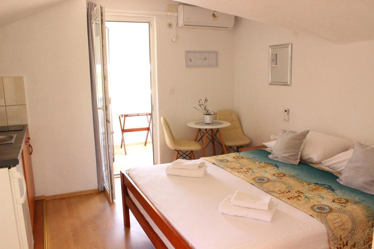 Apartments Villa Arta Murter Exterior foto