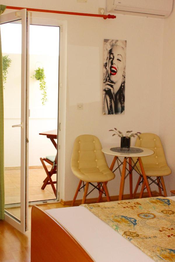 Apartments Villa Arta Murter Exterior foto