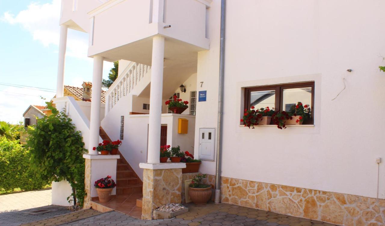 Apartments Villa Arta Murter Exterior foto