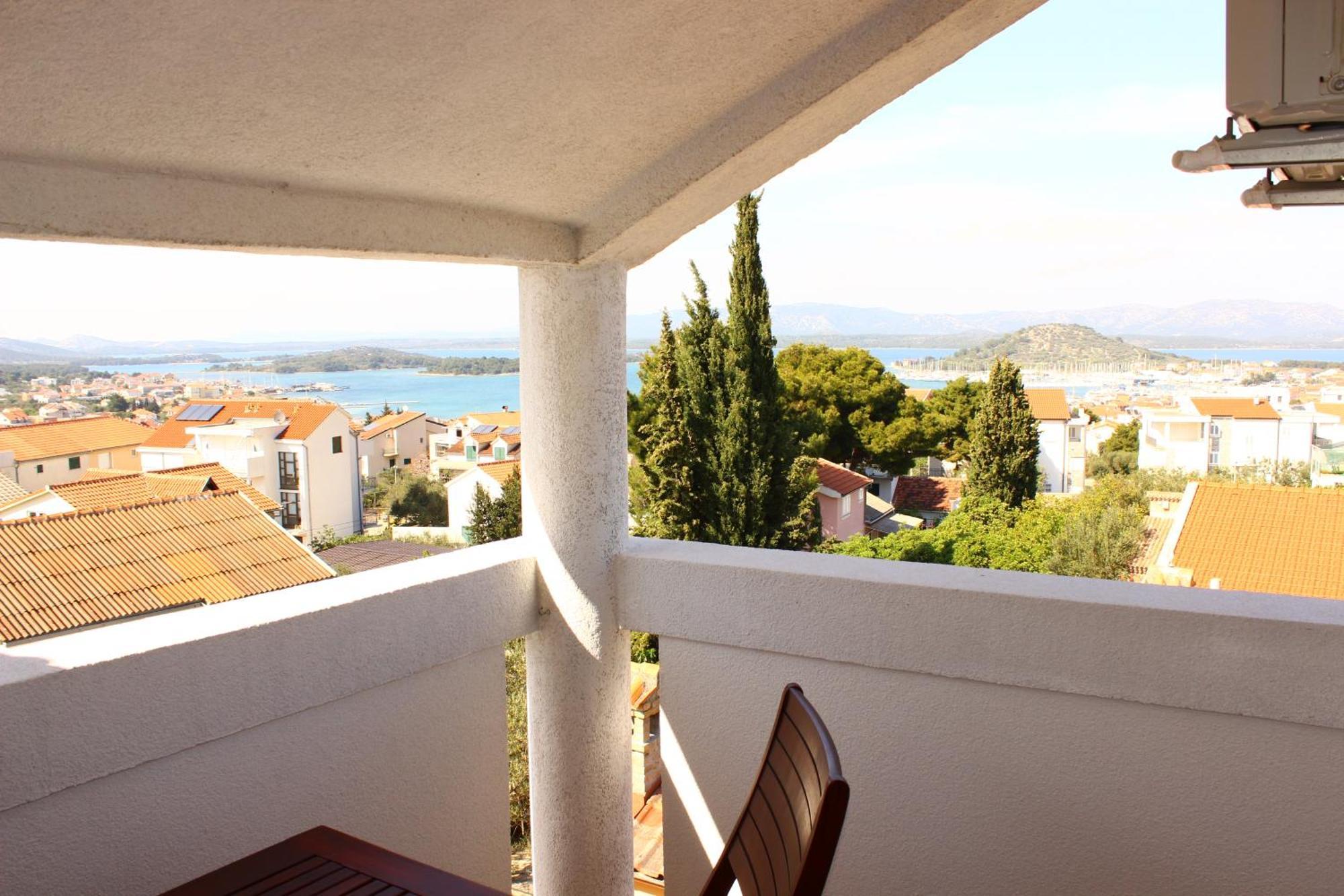 Apartments Villa Arta Murter Quarto foto