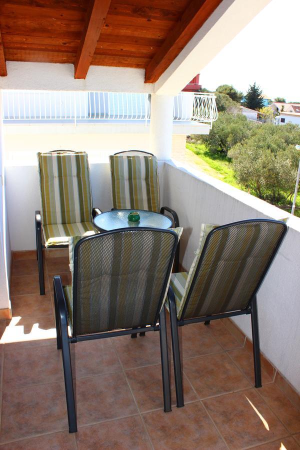 Apartments Villa Arta Murter Exterior foto